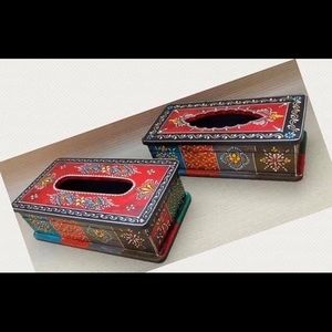 Tissue box